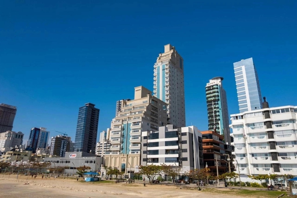 Penthouse com 4 quartos à venda em Meia Praia, Itapema/SC · PropWase