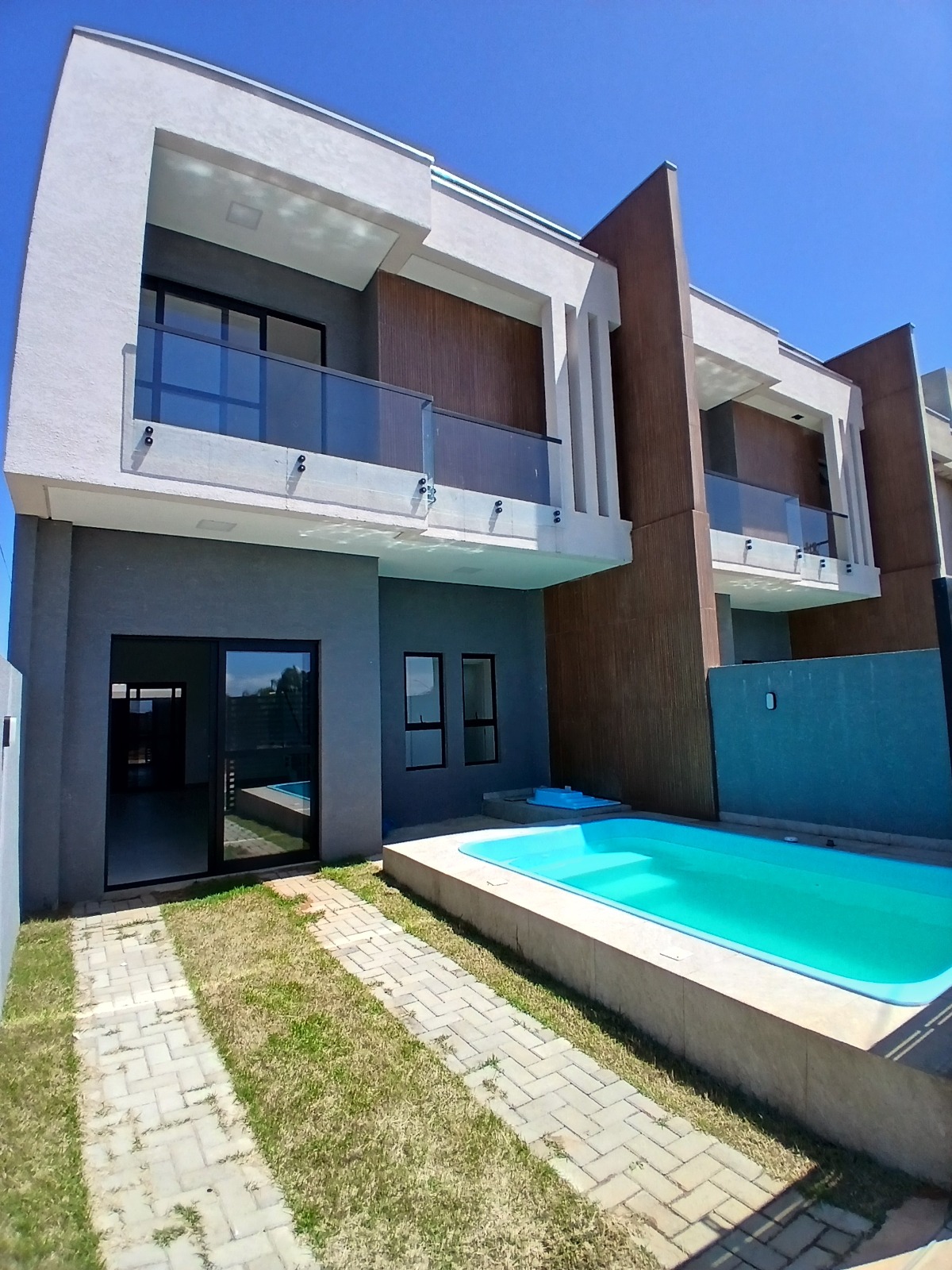 Geminados com 3 quartos à venda em Coroados, Guaratuba/PR · PropWase