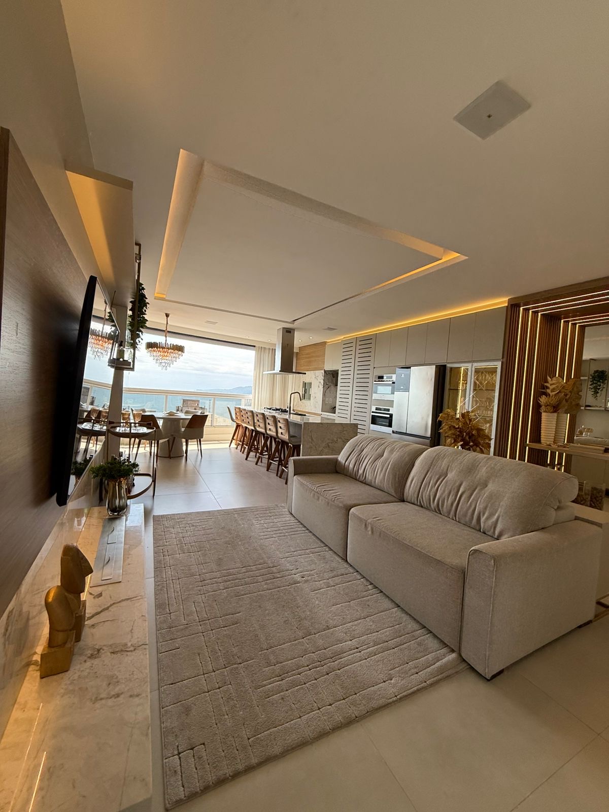 Apartamento com 3 quartos à venda em Meia Praia, Itapema/SC · PropWase