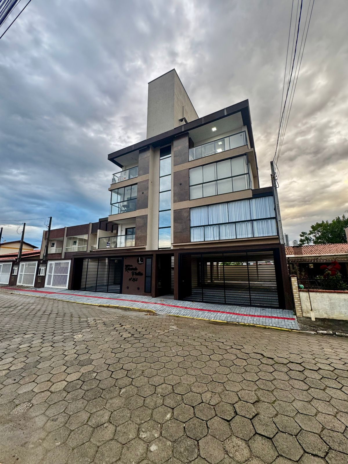 Apartamento com 2 quartos à venda em Balneário  Piçarras/SC · PropWase