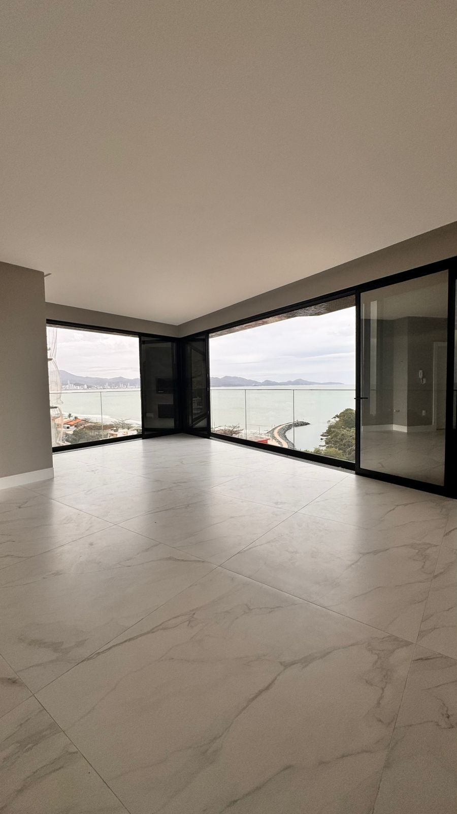 Apartamento com 4 quartos à venda em PEREQUE, Porto Belo/SC · PropWase
